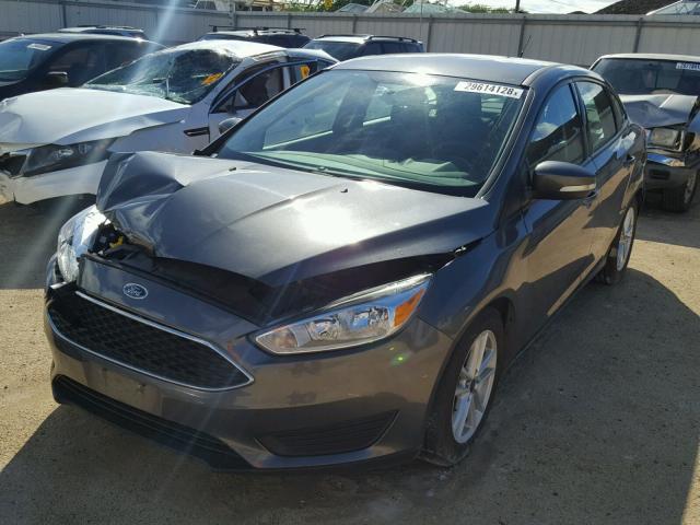 1FADP3F22GL337601 - 2016 FORD FOCUS SE GRAY photo 2