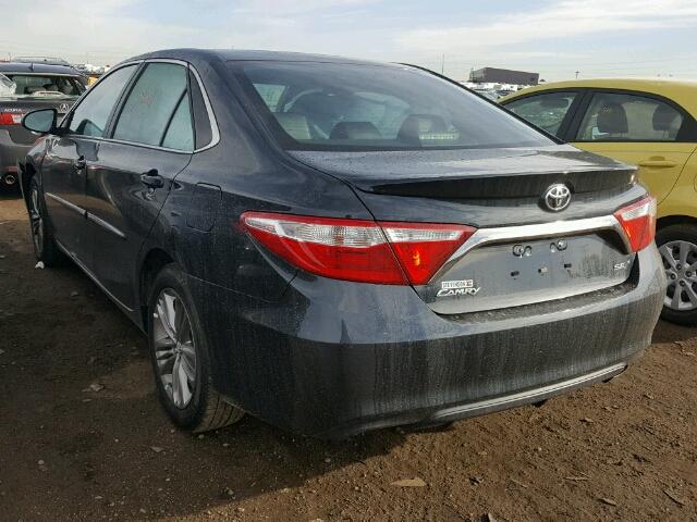 4T1BF1FK1HU744146 - 2017 TOYOTA CAMRY LE GRAY photo 3