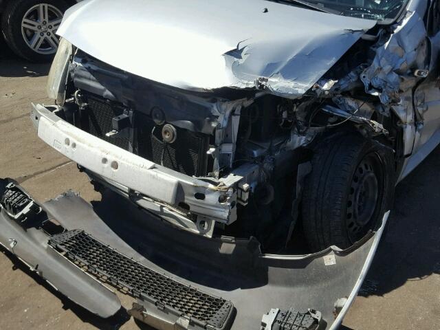 JTKKT624960169454 - 2006 TOYOTA SCION XA SILVER photo 9