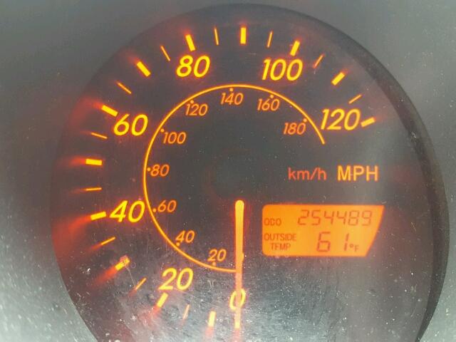 2T1KR32E13C029817 - 2003 TOYOTA MATRIX XR SILVER photo 8