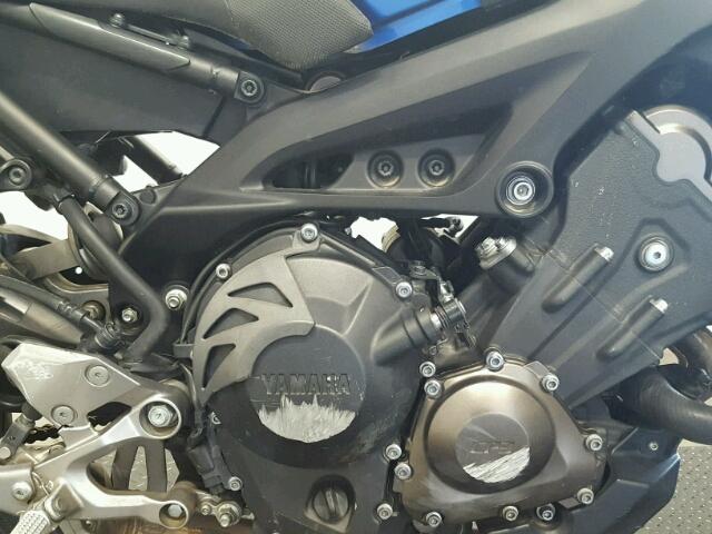 JYARN33E8GA010485 - 2016 YAMAHA FZ09 BLUE photo 17