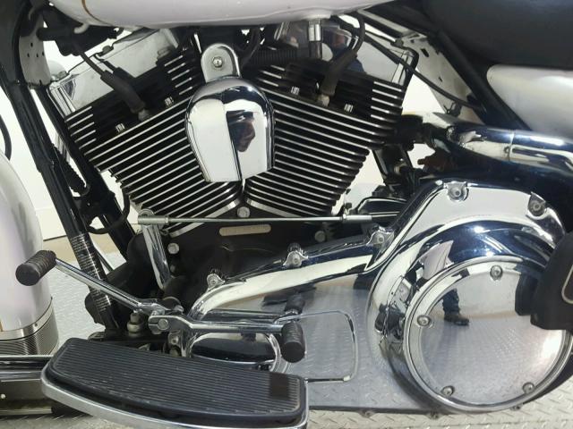 1HD1FC41X7Y706944 - 2007 HARLEY-DAVIDSON FLHTCUI WHITE photo 11