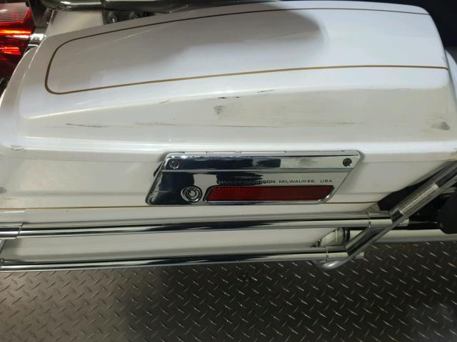 1HD1FC41X7Y706944 - 2007 HARLEY-DAVIDSON FLHTCUI WHITE photo 13