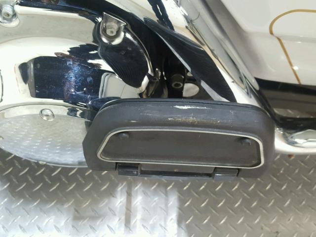 1HD1FC41X7Y706944 - 2007 HARLEY-DAVIDSON FLHTCUI WHITE photo 15