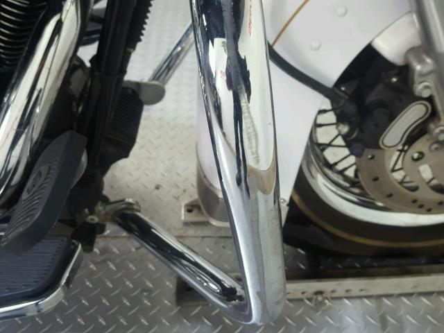 1HD1FC41X7Y706944 - 2007 HARLEY-DAVIDSON FLHTCUI WHITE photo 17