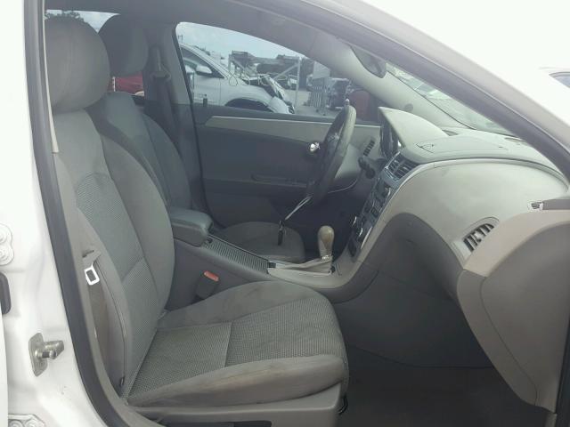 1G1ZB5EB6A4141800 - 2010 CHEVROLET MALIBU LS თეთრი ფოტო 5