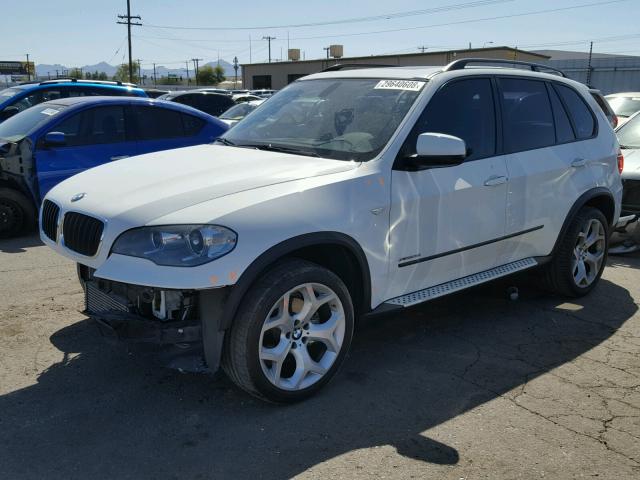 5UXZV4C54CL767911 - 2012 BMW X5 XDRIVE3 WHITE photo 2