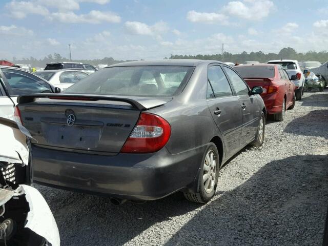 JTDBE32K720023739 - 2002 TOYOTA CAMRY LE GRAY photo 4