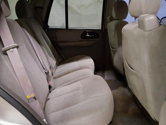 1GNDT13S852234630 - 2005 CHEVROLET TRAILBLAZE GRAY photo 6