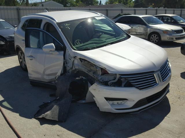 5LMCJ1C90JUL12588 - 2018 LINCOLN MKC PREMIE WHITE photo 1