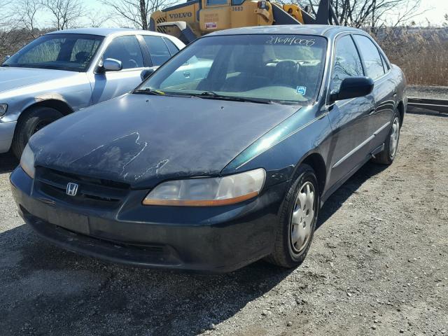 1HGCG6656XA163370 - 1999 HONDA ACCORD LX GREEN photo 2