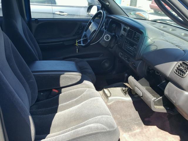 1B7GG22N7YS791531 - 2000 DODGE DAKOTA BLUE photo 5