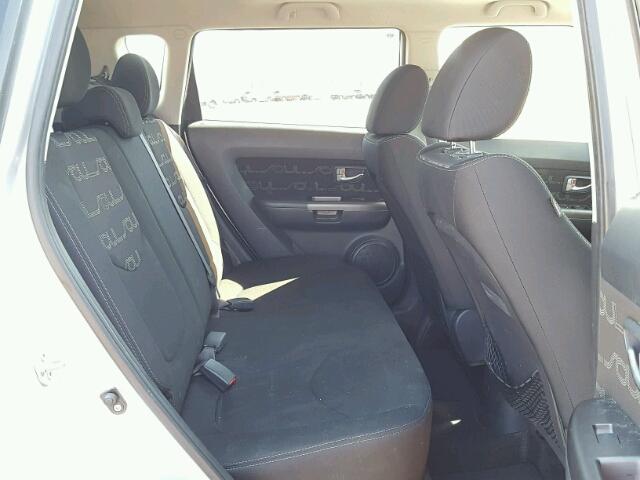 KNDJT2A64D7522329 - 2013 KIA SOUL + SILVER photo 6