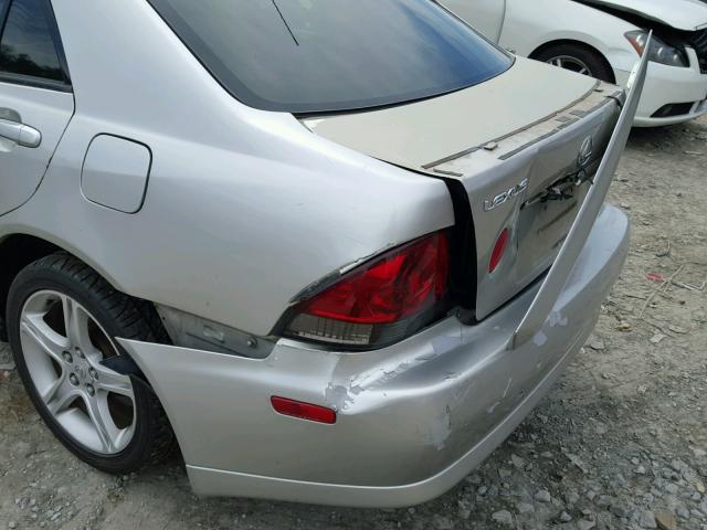 JTHBD192740086354 - 2004 LEXUS IS 300 SILVER photo 10