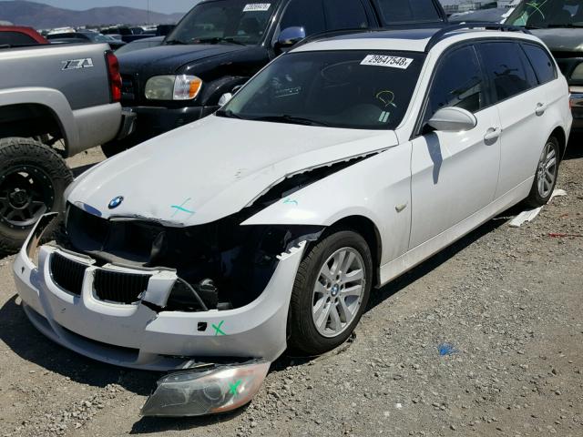 WBAVT73547FZ36155 - 2007 BMW 328 XIT WHITE photo 2