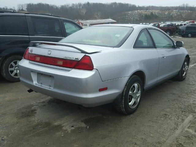 1HGCG2240YA007624 - 2000 HONDA ACCORD LX SILVER photo 4