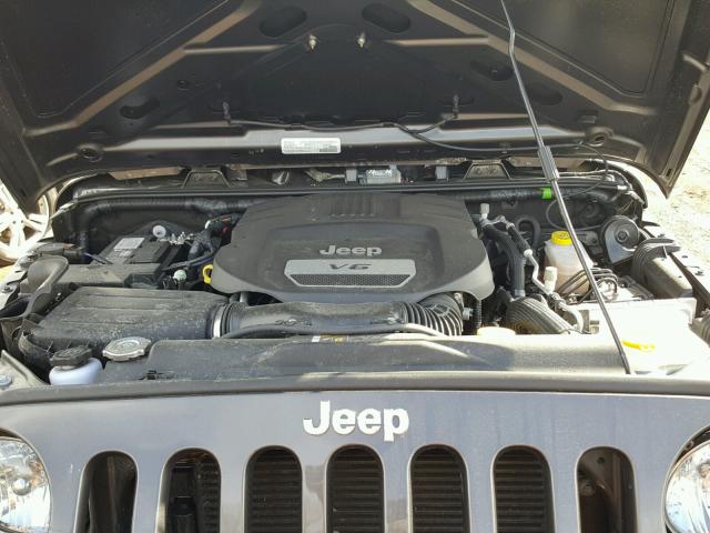 1C4BJWDG9HL753519 - 2017 JEEP WRANGLER U GRAY photo 7