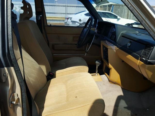 YV1AA8840L1405243 - 1990 VOLVO 240 BASE GOLD photo 5