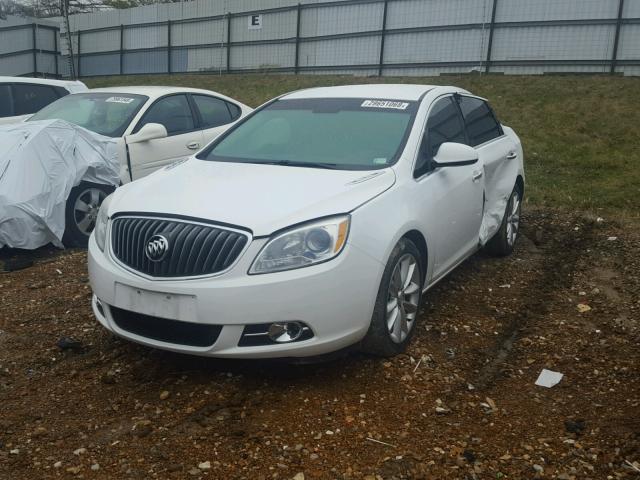 1G4PP5SK4C4203360 - 2012 BUICK VERANO WHITE photo 2