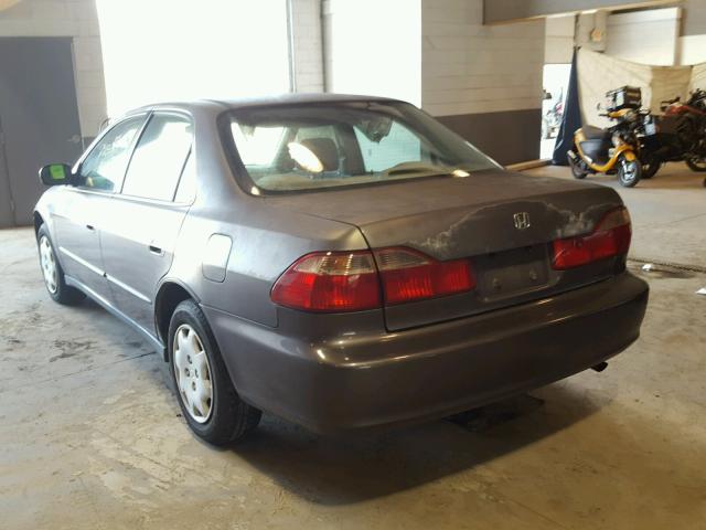 1HGCG5646WA100737 - 1998 HONDA ACCORD LX PURPLE photo 3