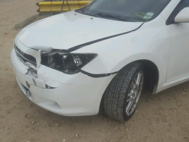 JTKDE177550011832 - 2005 TOYOTA SCION TC 白色 照片 9