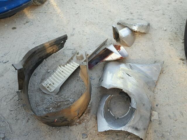 2G2WP552681104591 - 2008 PONTIAC GRAND PRIX GRAY photo 9