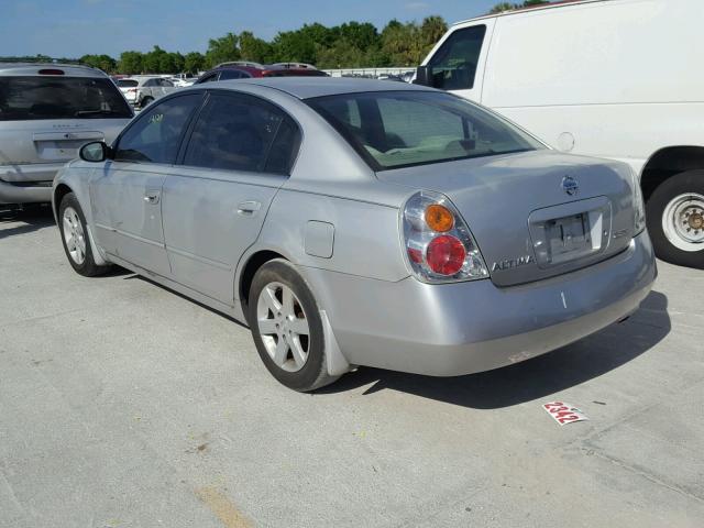 1N4AL11D94C126628 - 2004 NISSAN ALTIMA BAS SILVER photo 3