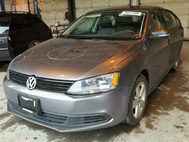 3VW3L7AJ4BM125732 - 2011 VOLKSWAGEN JETTA TDI GRAY photo 2