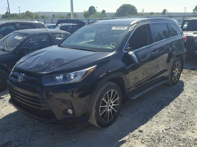 5TDKZRFHXHS200862 - 2017 TOYOTA HIGHLANDER BLACK photo 2