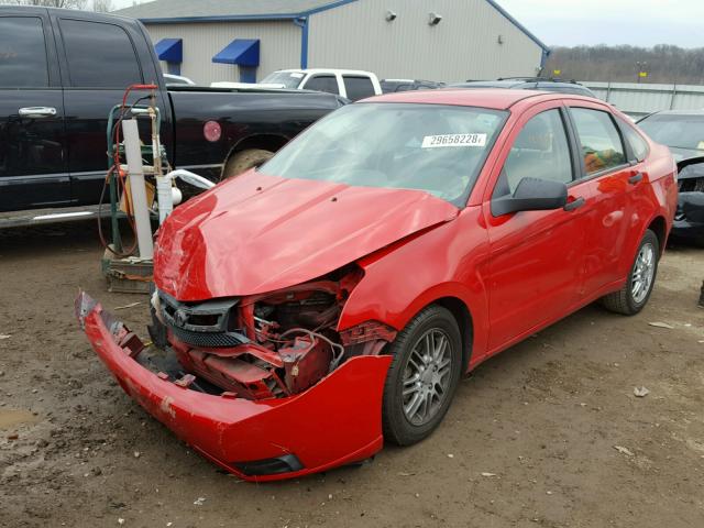 1FAHP34N88W211158 - 2008 FORD FOCUS S/SE RED photo 2
