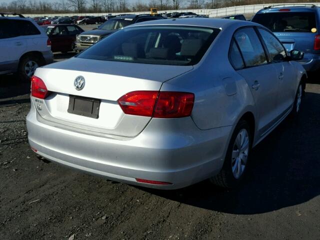 3VW2K7AJ6DM362949 - 2013 VOLKSWAGEN JETTA BASE ვერცხლისფერი ფოტო 4
