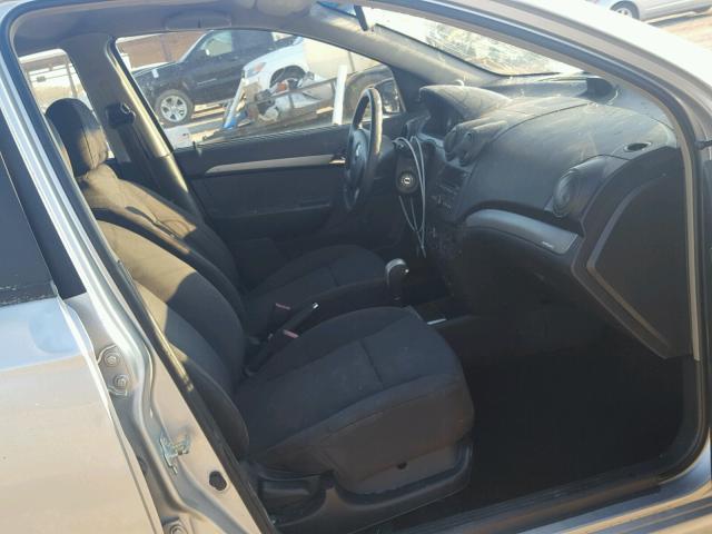 KL1TD56E89B615728 - 2009 CHEVROLET AVEO LS SILVER photo 5