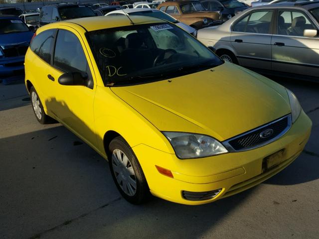 3FAFP31N95R110012 - 2005 FORD FOCUS ZX3 YELLOW photo 1