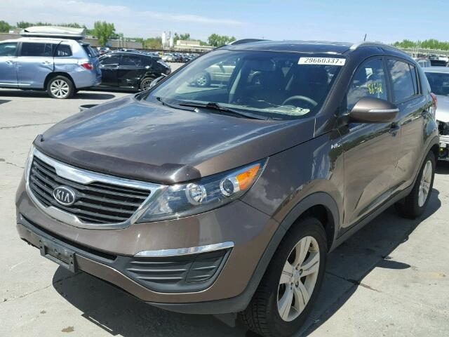 KNDPBCA24C7234082 - 2012 KIA SPORTAGE BROWN photo 2