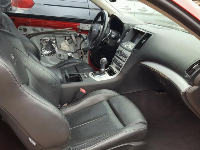 JNKCV64E09M605955 - 2009 INFINITI G37 BASE RED photo 5