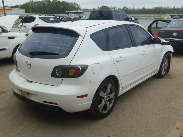 JM1BK143841188294 - 2004 MAZDA 3 HATCHBAC WHITE photo 4