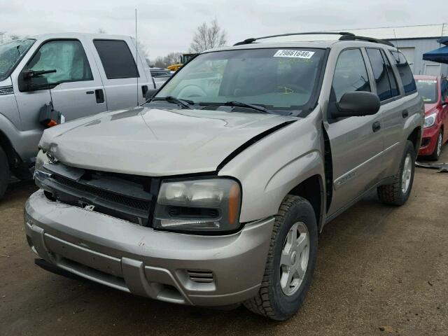 1GNDS13S522491047 - 2002 CHEVROLET TRAILBLAZE SILVER photo 2