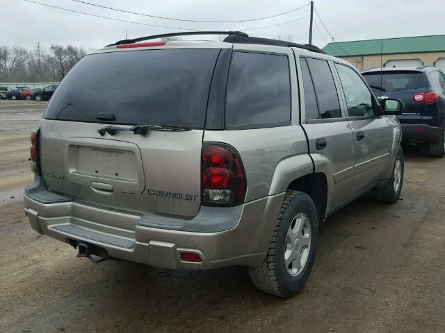 1GNDS13S522491047 - 2002 CHEVROLET TRAILBLAZE SILVER photo 4