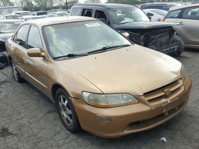 1HGCG564XWA116326 - 1998 HONDA ACCORD LX GOLD photo 1