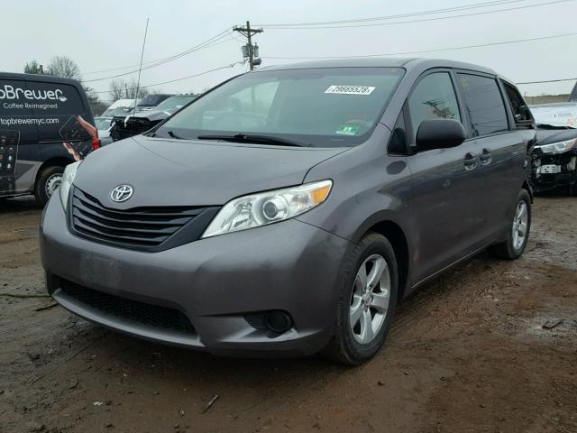 5TDZK3DC5CS269216 - 2012 TOYOTA SIENNA BAS GRAY photo 2