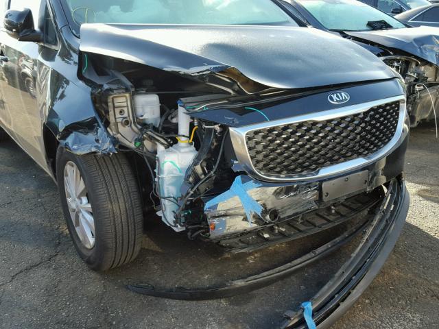 KNDMA5C16H6292472 - 2017 KIA SEDONA L BLACK photo 9