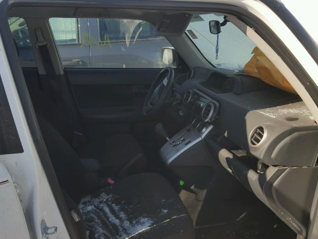 JTLKE50E381027237 - 2008 TOYOTA SCION XB თეთრი ფოტო 5