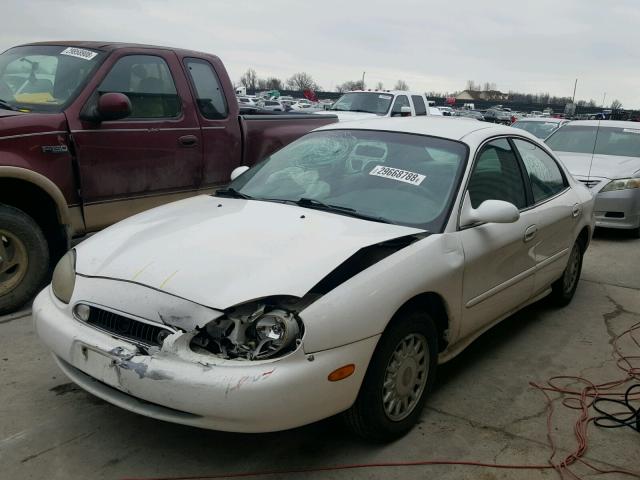 1MEFM50U9WA635928 - 1998 MERCURY SABLE GS WHITE photo 2