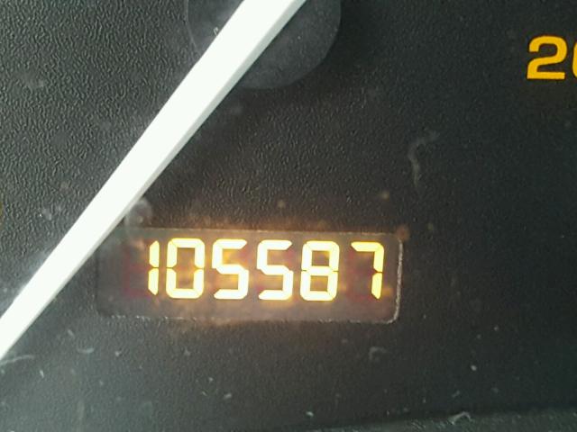 1G8ZY14782Z294639 - 2002 SATURN SC2 SILVER photo 8