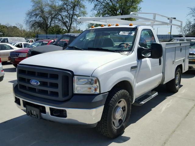 1FDWF34587EB06494 - 2007 FORD F350 SRW S WHITE photo 2