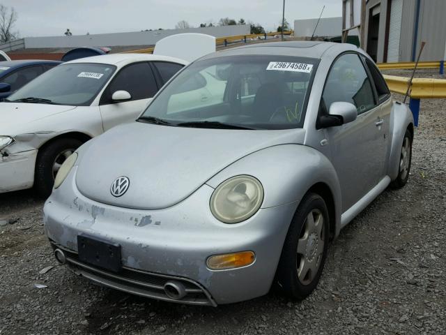 3VWCP21C91M460671 - 2001 VOLKSWAGEN NEW BEETLE SILVER photo 2