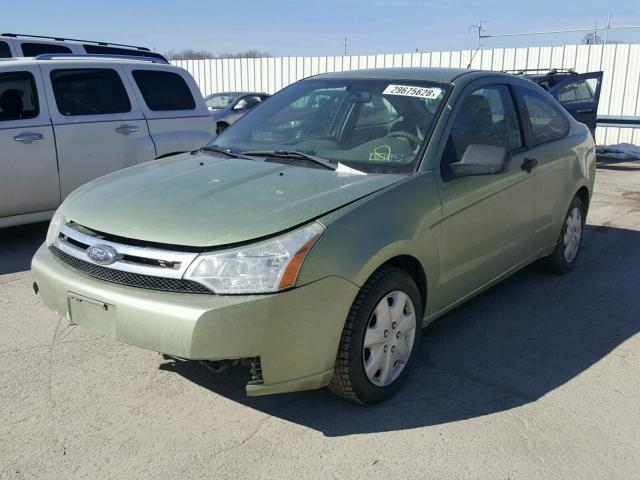 1FAHP32N88W224690 - 2008 FORD FOCUS S/SE GREEN photo 2