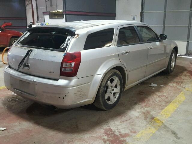 2D4FV47V76H436386 - 2006 DODGE MAGNUM SXT SILVER photo 4