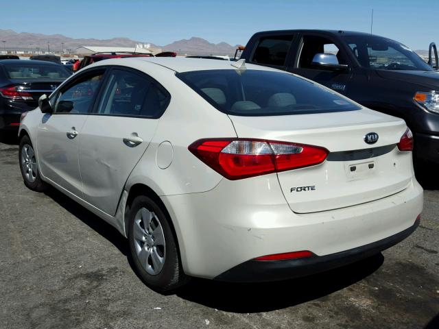 KNAFK4A64F5295935 - 2015 KIA FORTE LX WHITE photo 3