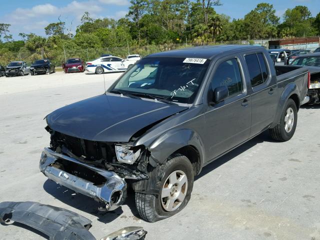 1N6AD07U16C460872 - 2006 NISSAN FRONTIER C GRAY photo 2